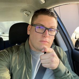 Meet your Posher, Adam